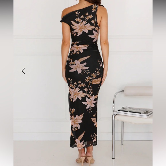 Hello Molly Stylish World dress - Picture 2 of 2